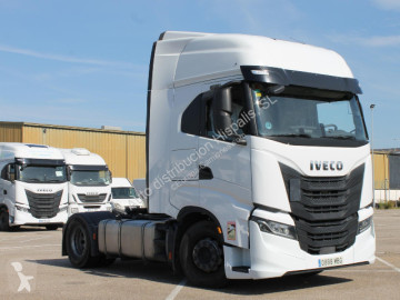 Влекач опасни товари / adr Iveco
