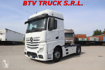 Trattore Stradale Mercedes 18 48 TRATTORE STRADALE CON IMPIANTO E ADR