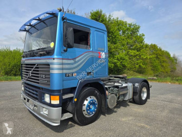 Влекач Volvo F10 320