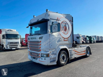 Влекач Scania
