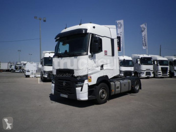 Влекач Renault