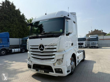 MercedesActros1848