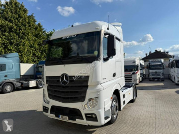 MercedesActros1848