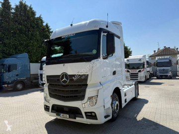 MercedesActros1848