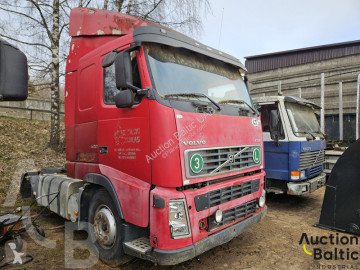جرار Volvo FH12