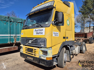 Влекач Volvo FH12