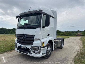 MercedesActros1846