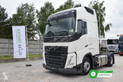 جرار Volvo