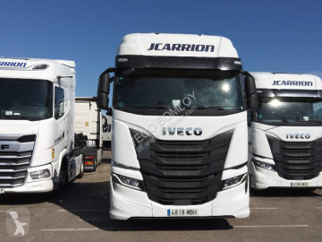 Влекач опасни товари / adr Iveco