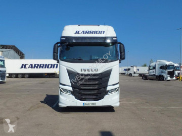 Влекач опасни товари / adr Iveco