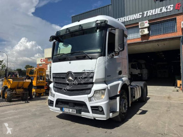 Traktor Mercedes