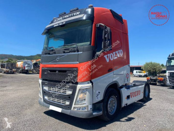 جرار Volvo