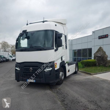 Влекач Renault