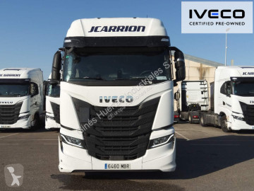 Влекач опасни товари / adr Iveco