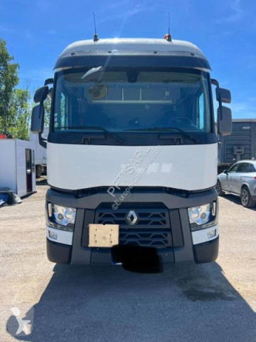 Tahač Renault