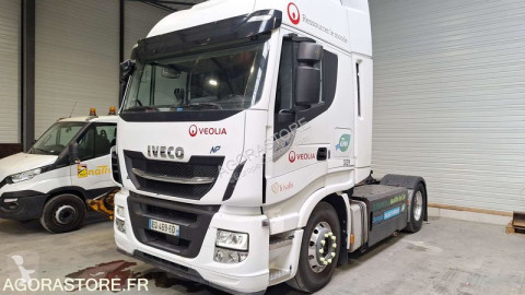 Влекач Iveco 440S42
