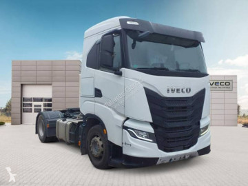 Влекач Iveco S-WAY 460