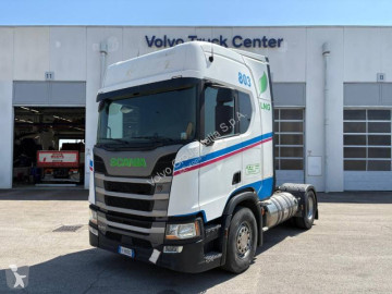 Влекач Scania