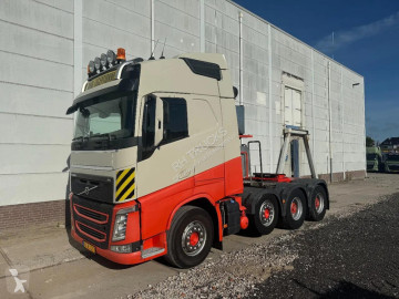 Влекач Volvo