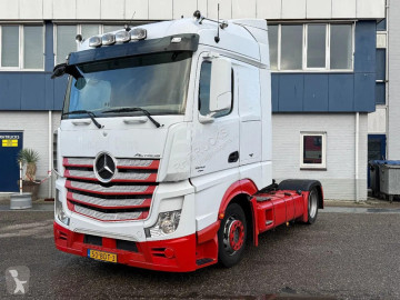 Traktor Mercedes
