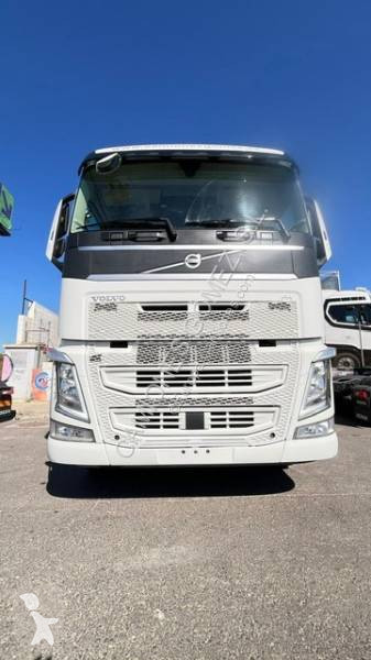 جرار Volvo