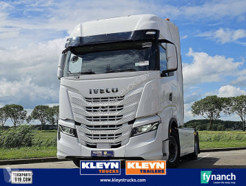 Влекач Iveco S-WAY AS440S51 Standklima,full air
