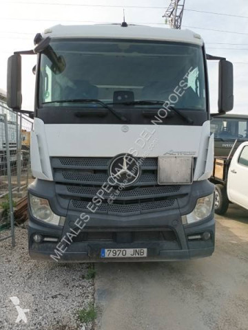 Cabeza tractora Mercedes