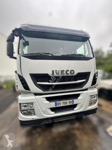 Влекач Iveco