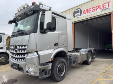 Cabeza tractora Mercedes