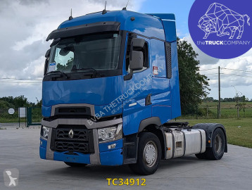 Влекач Renault T 520