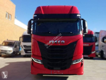 Cabeza tractora Iveco S-WAY 490