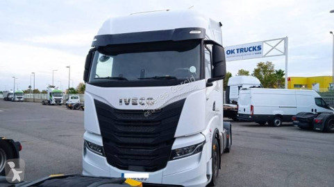 جرار منتجات خطرة / adr Iveco