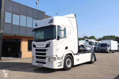 Влекач Scania