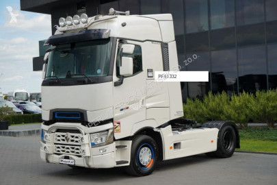 Влекач Renault T 520
