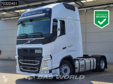 جرار Volvo