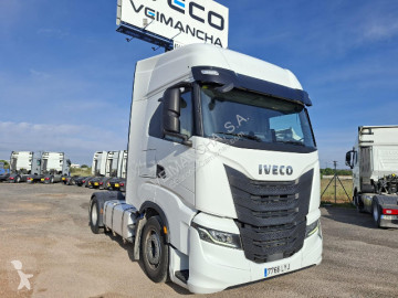 Traktor Iveco