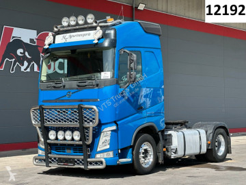 جرار Volvo