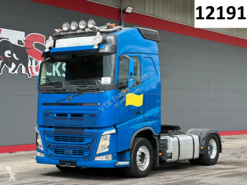 جرار Volvo