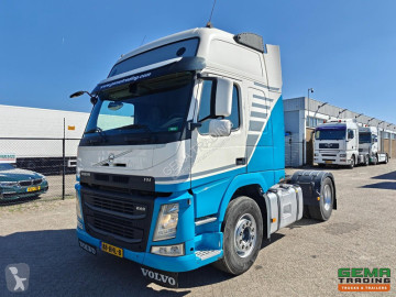 Влекач Volvo