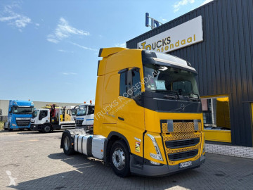 Влекач Volvo