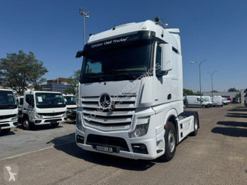 Cabeza tractora Mercedes