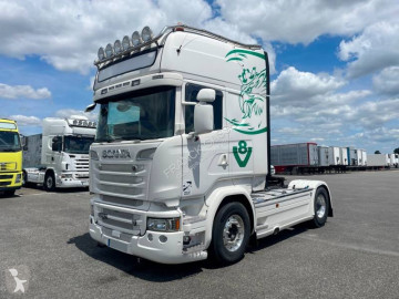 Влекач Scania