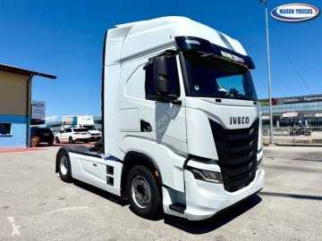 جرار Iveco S-WAY 530