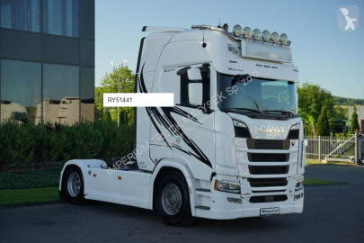 Влекач Scania