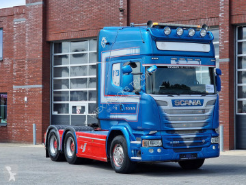 Влекач Scania