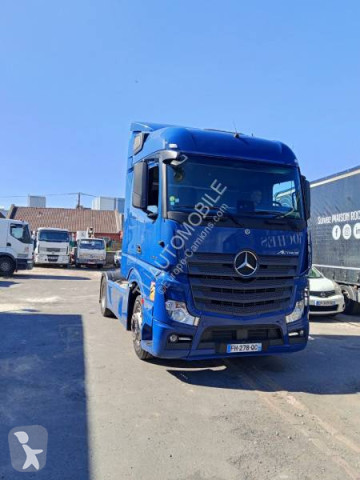 Traktor Mercedes