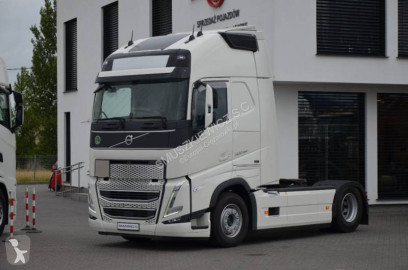 Влекач Volvo