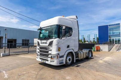 Влекач Scania