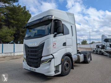 Влекач Iveco S-WAY 510