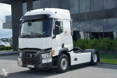 Влекач Renault T 520